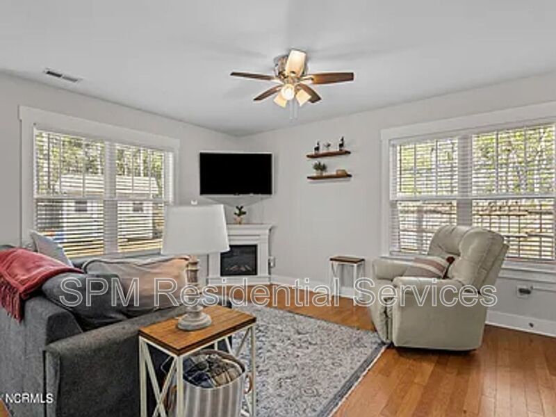 Belvedere Plantation - Fully Fenced Backyard, Two Car Garage, Washer & Dryer Included property image