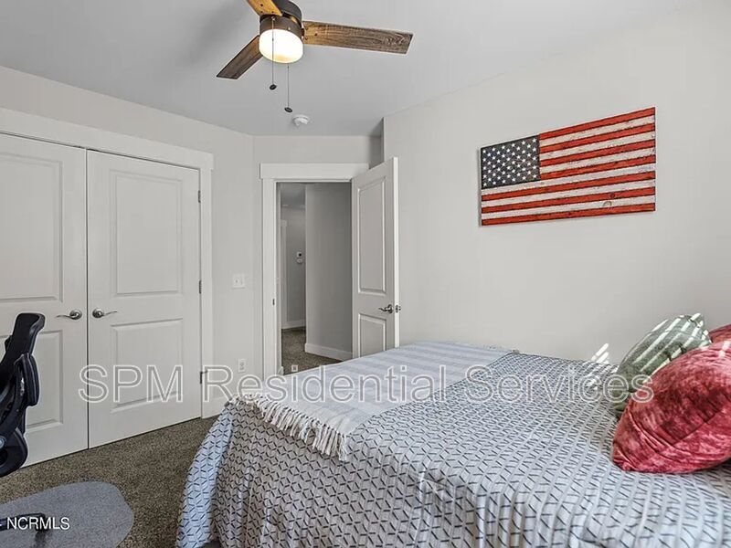 Belvedere Plantation - Fully Fenced Backyard, Two Car Garage, Washer & Dryer Included property image
