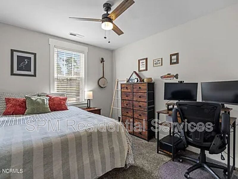 Belvedere Plantation - Fully Fenced Backyard, Two Car Garage, Washer & Dryer Included property image