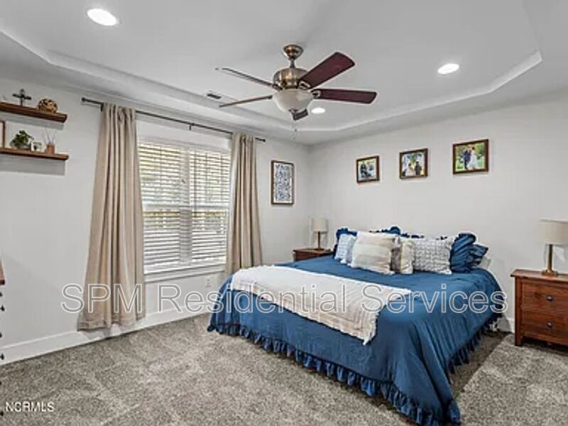 Belvedere Plantation - Fully Fenced Backyard, Two Car Garage, Washer & Dryer Included property image