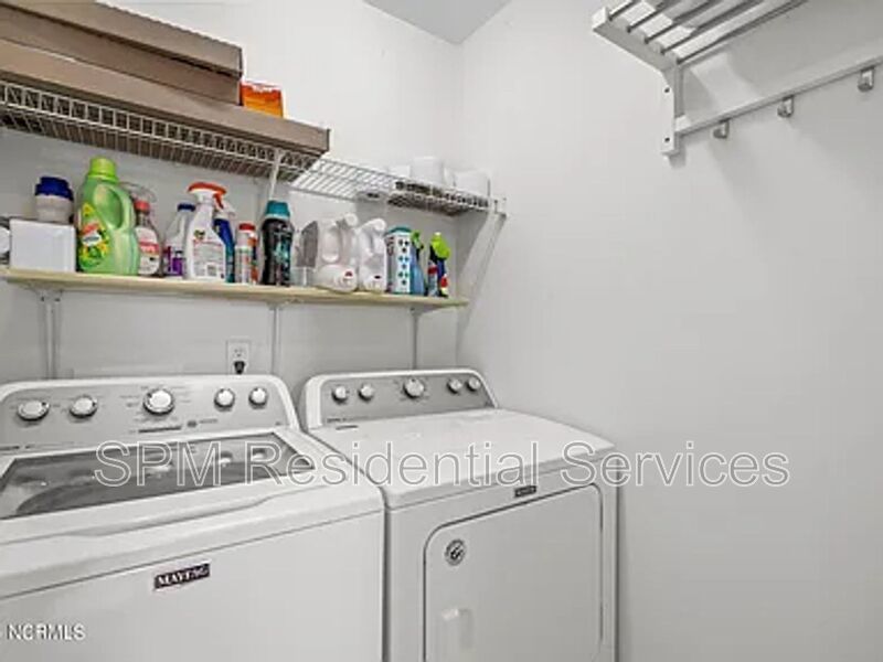 Belvedere Plantation - Fully Fenced Backyard, Two Car Garage, Washer & Dryer Included property image