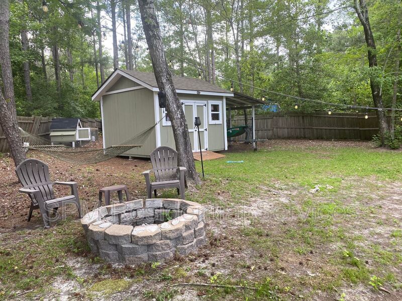 Belvedere Plantation - Fully Fenced Backyard, Two Car Garage, Washer & Dryer Included property image