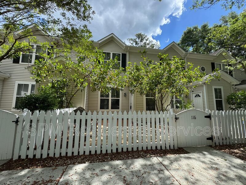 Forrest Cove -  Within 3 Miles of UNCW & Wrightsville beach, Community Pool, Washer & Dryer Included property image