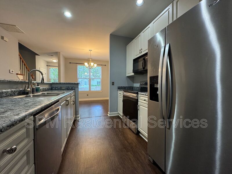 Forrest Cove -  Within 3 Miles of UNCW & Wrightsville beach, Community Pool, Washer & Dryer Included property image