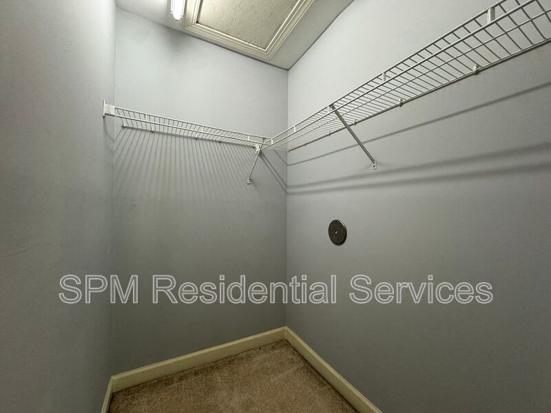 Forrest Cove -  Within 3 Miles of UNCW & Wrightsville beach, Community Pool, Washer & Dryer Included property image