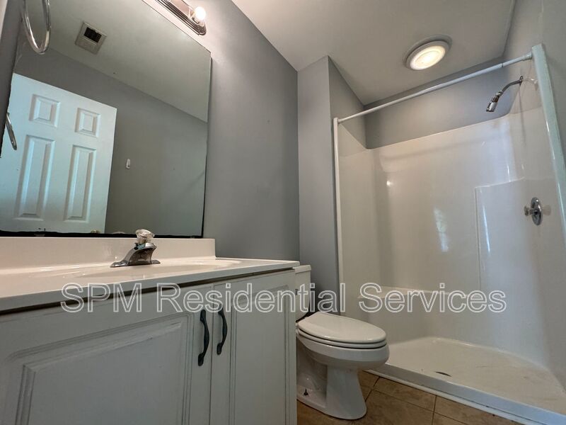 Forrest Cove -  Within 3 Miles of UNCW & Wrightsville beach, Community Pool, Washer & Dryer Included property image