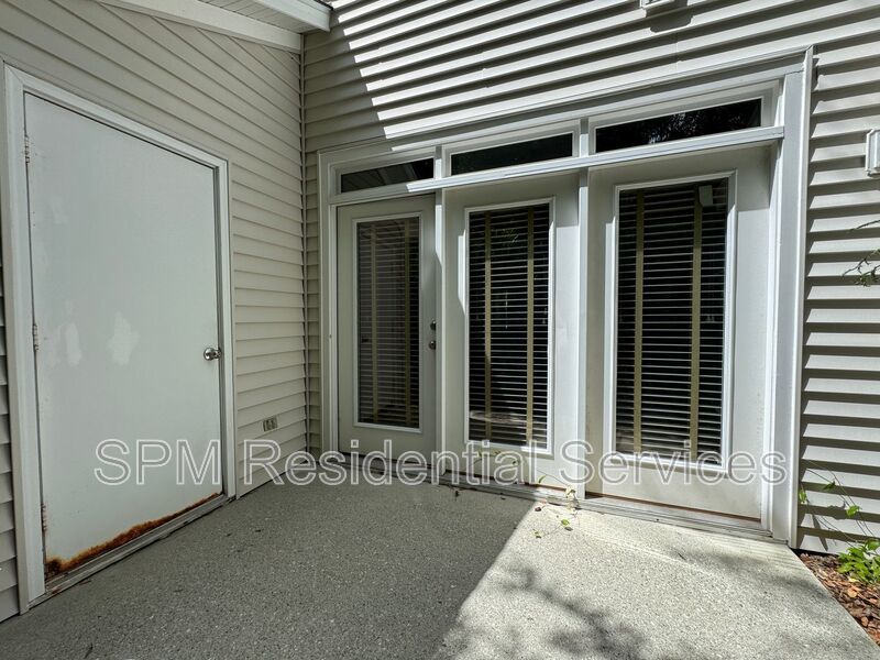 Forrest Cove -  Within 3 Miles of UNCW & Wrightsville beach, Community Pool, Washer & Dryer Included property image