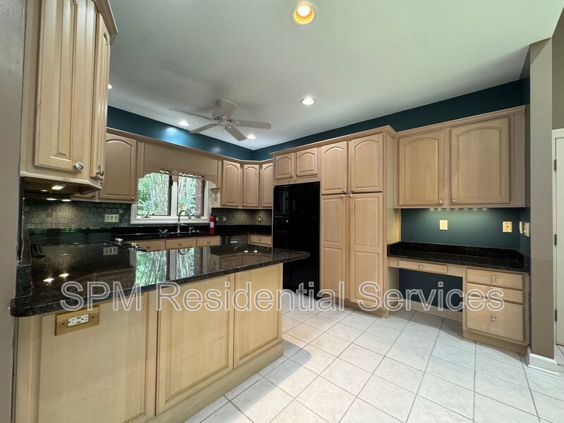 Pelican Reef - Community Pool, Washer & Dryer Included, Bonus Storage Shed property image