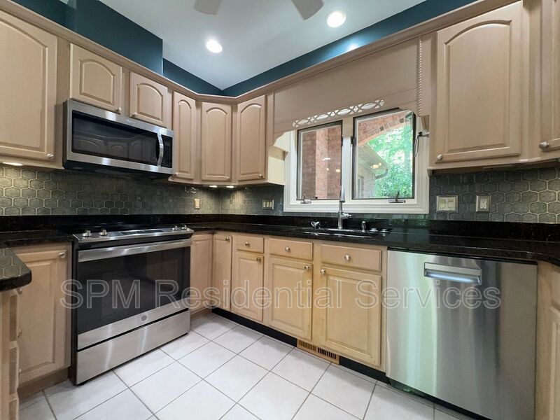 Pelican Reef - Community Pool, Washer & Dryer Included, Bonus Storage Shed property image