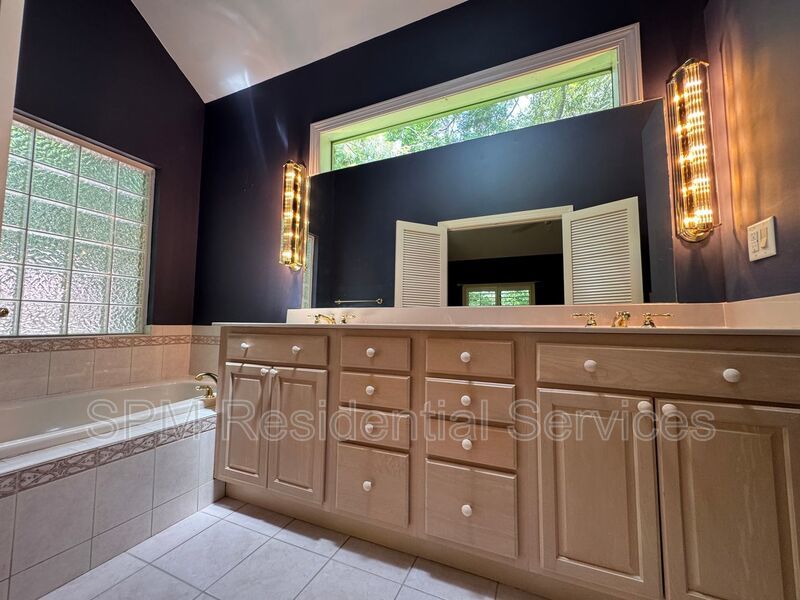 Pelican Reef - Community Pool, Washer & Dryer Included, Bonus Storage Shed property image