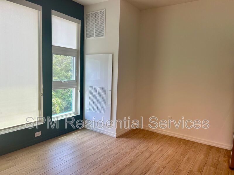 3rd Floor, Studio, Downtown, Close to CFCC property image