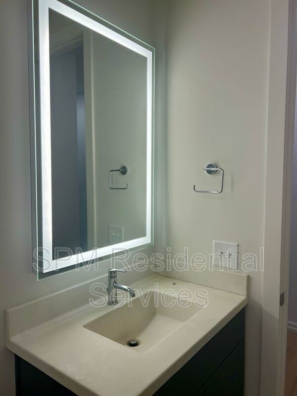 3rd Floor, Studio, Downtown, Close to CFCC property image