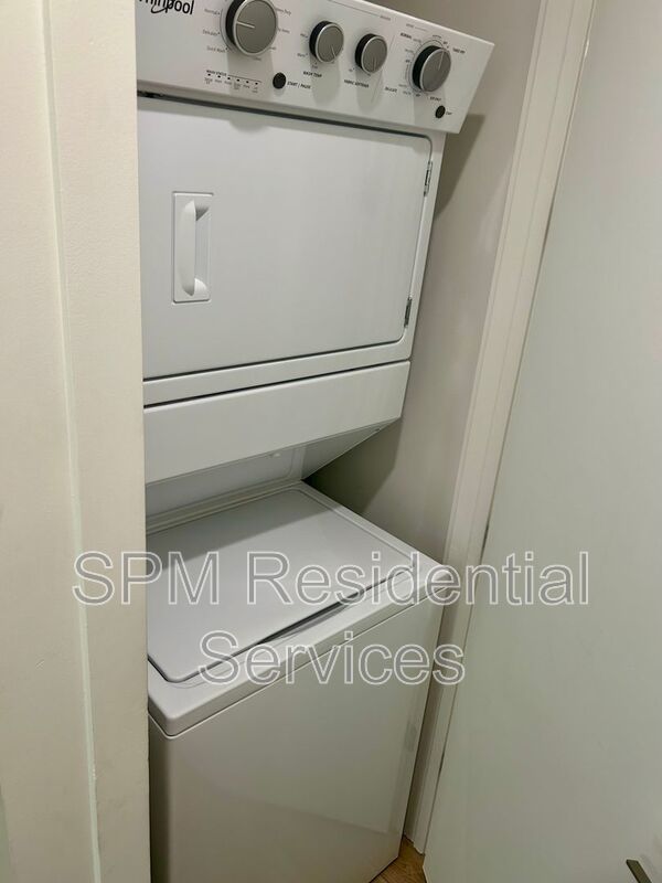 3rd Floor, Studio, Downtown, Close to CFCC property image