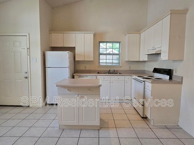 Lake Avenue Patio Homes ** 1st FULL MONTHS RENT FREE** property image