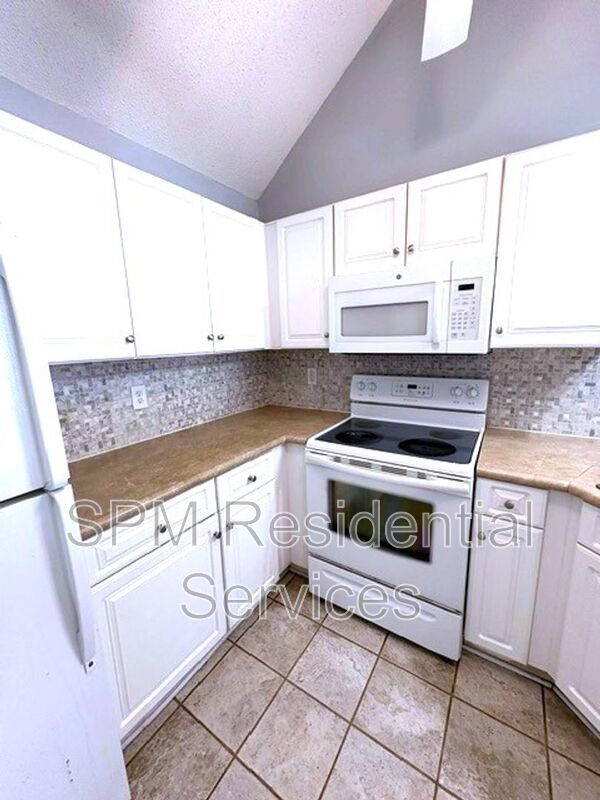 3 Bedroom with Private Fenced Yard!  ($500 MOVE-IN CREDIT) property image