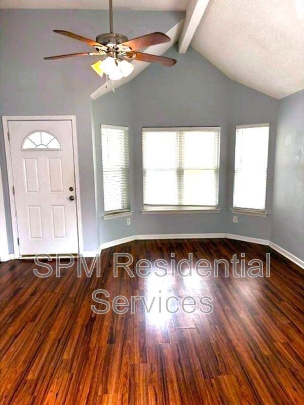 3 Bedroom with Private Fenced Yard!  ($500 MOVE-IN CREDIT) property image