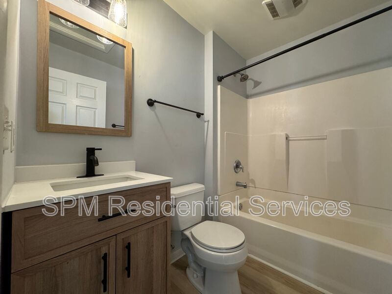 Forest Park - Located within 5 miles of Wrightsville Beach & UNCW property image