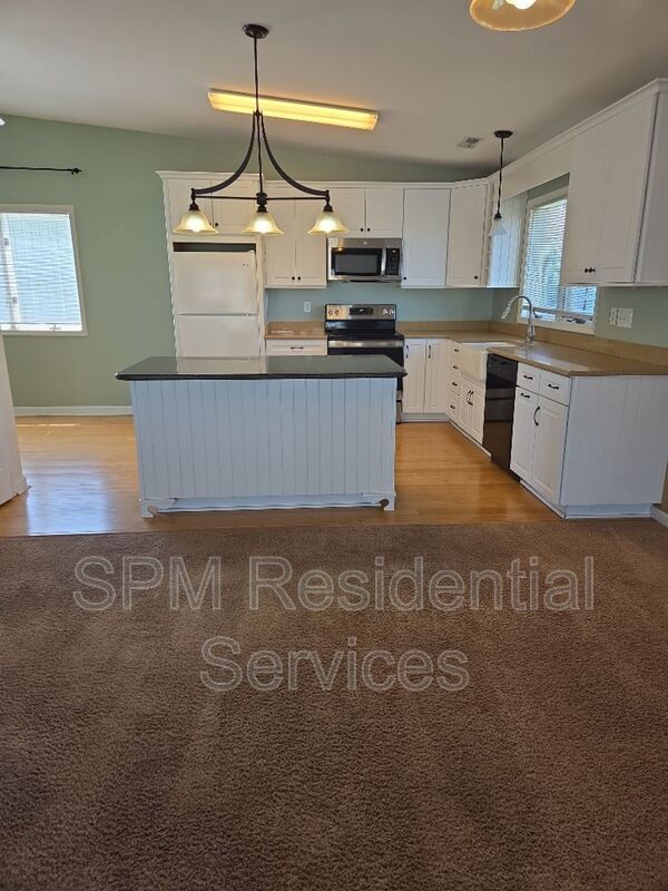 Walking distance from the beach, Oceanside, Walking distance to restaurants and shops property image