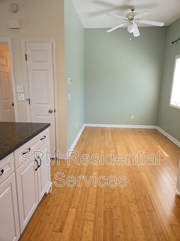 Walking distance from the beach, Oceanside, Walking distance to restaurants and shops property image