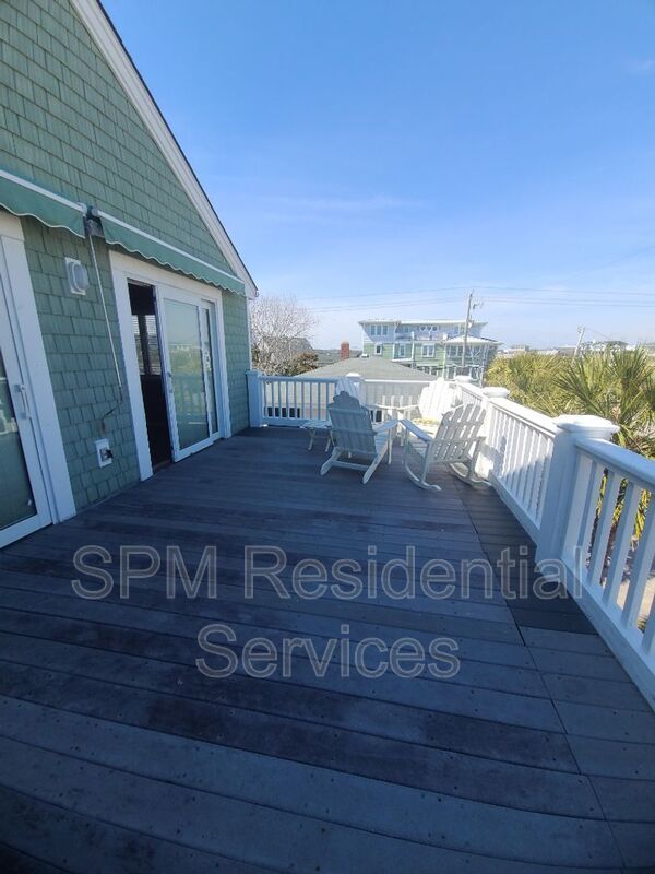 Walking distance from the beach, Oceanside, Walking distance to restaurants and shops property image