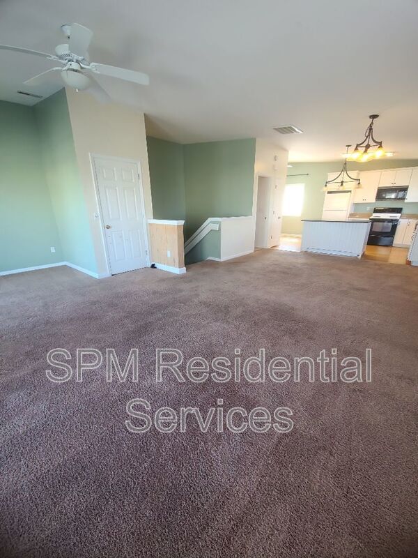 Walking distance from the beach, Oceanside, Walking distance to restaurants and shops property image