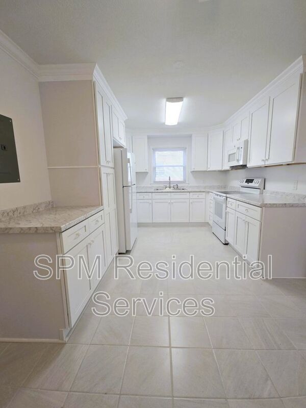 Close to UNCW and Wrightsville Beach. Recently Updated property image