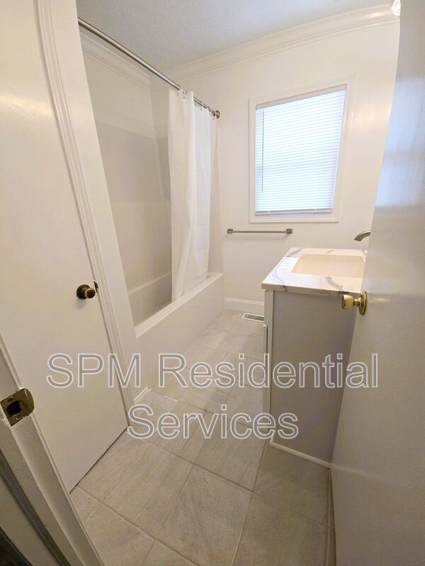 Close to UNCW and Wrightsville Beach. Recently Updated property image