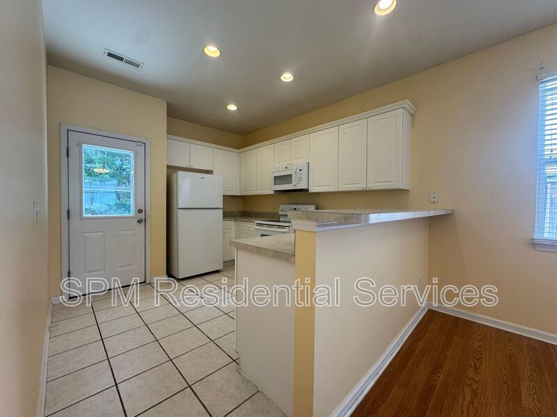The Arbors at Westgate - Sidewalk lined streets within walking distance to shops/restaurants. property image