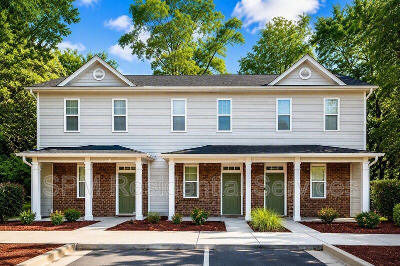 Perfect location for a 2 bedroom townhouse with private baths property image
