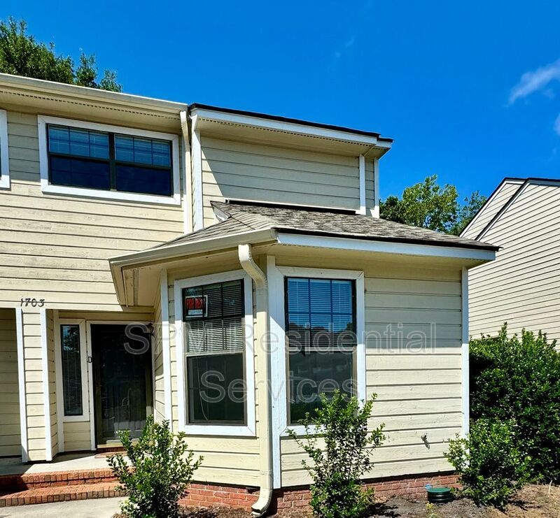 3 Bed 3 Bath  - Private Fenced Patio property image
