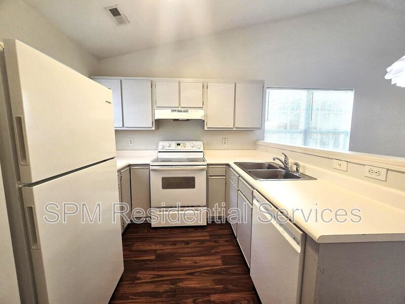 2 Bedroom townhome, midtown property image
