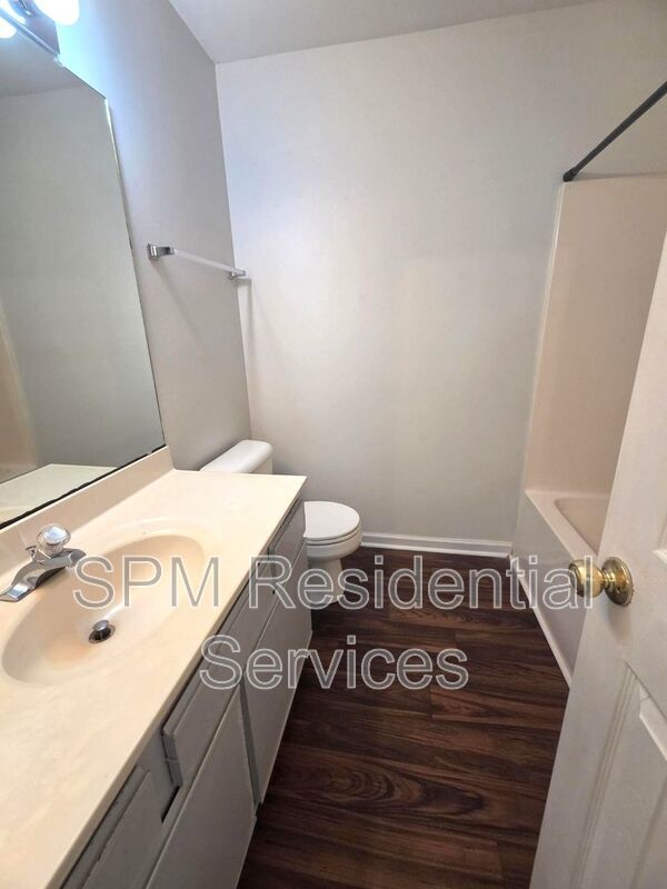 2 Bedroom townhome, midtown property image