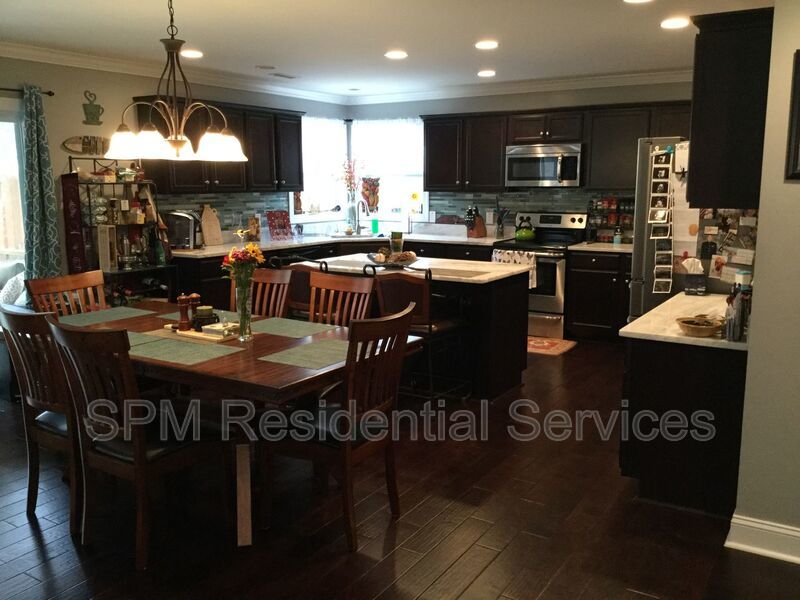 4 Bedroom 2 Story Beautiful Home in Chadwick Shores, close to Jacksonville, Wilmington and Topsail Beach. property image