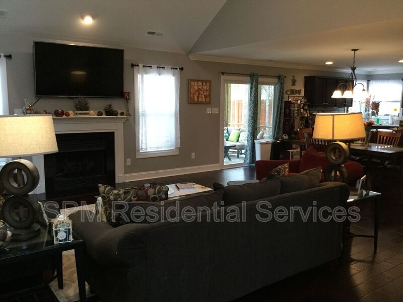4 Bedroom 2 Story Beautiful Home in Chadwick Shores, close to Jacksonville, Wilmington and Topsail Beach. property image