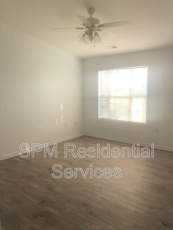 BREEZEWOOD property image