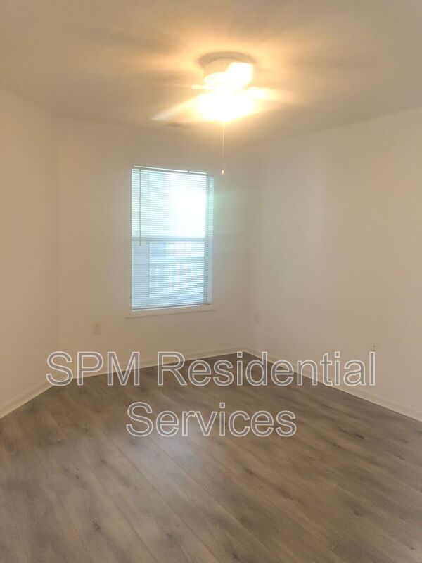 BREEZEWOOD property image