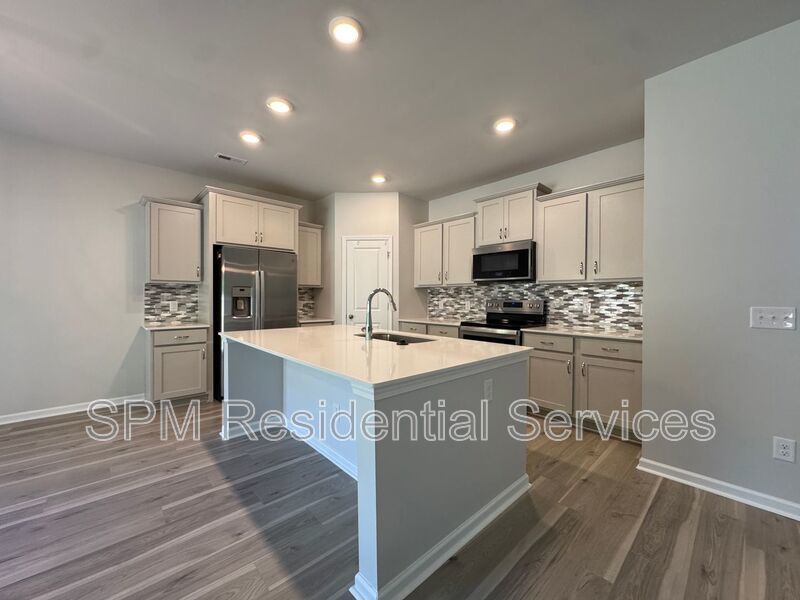Colbert Place - Fenced in Backyard, Lawncare & Pest Control Included, Washer & Dryer Included property image