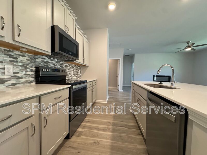 Colbert Place - Fenced in Backyard, Lawncare & Pest Control Included, Washer & Dryer Included property image