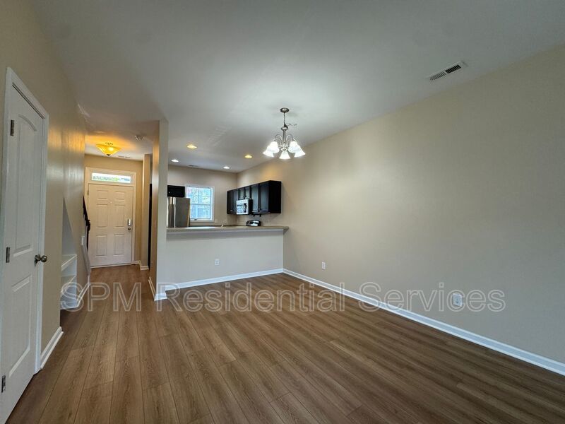 Charming 2 Bed / 2 Bath Townhouse minutes from Carolina Beach property image