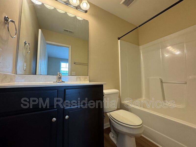 Charming 2 Bed / 2 Bath Townhouse minutes from Carolina Beach property image