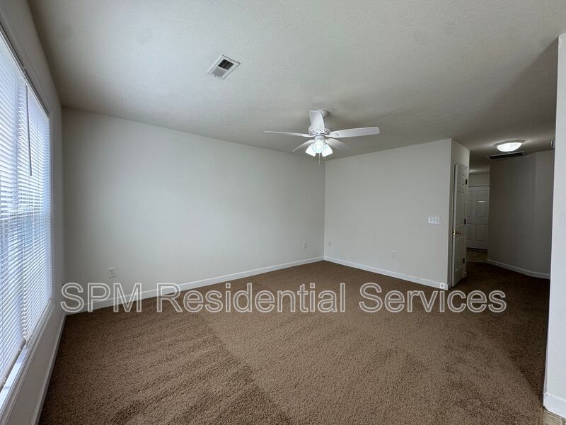 Larson Place - End Unit Townhome, Lawncare included, Minutes to Wrightsville Beach property image