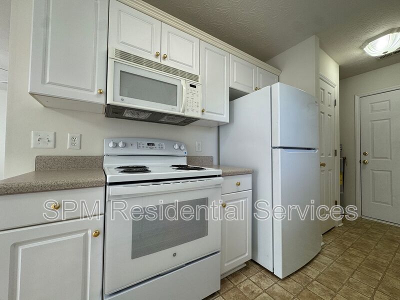 Larson Place - End Unit Townhome, Lawncare included, Minutes to Wrightsville Beach property image