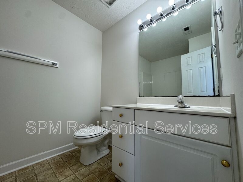 Larson Place - End Unit Townhome, Lawncare included, Minutes to Wrightsville Beach property image