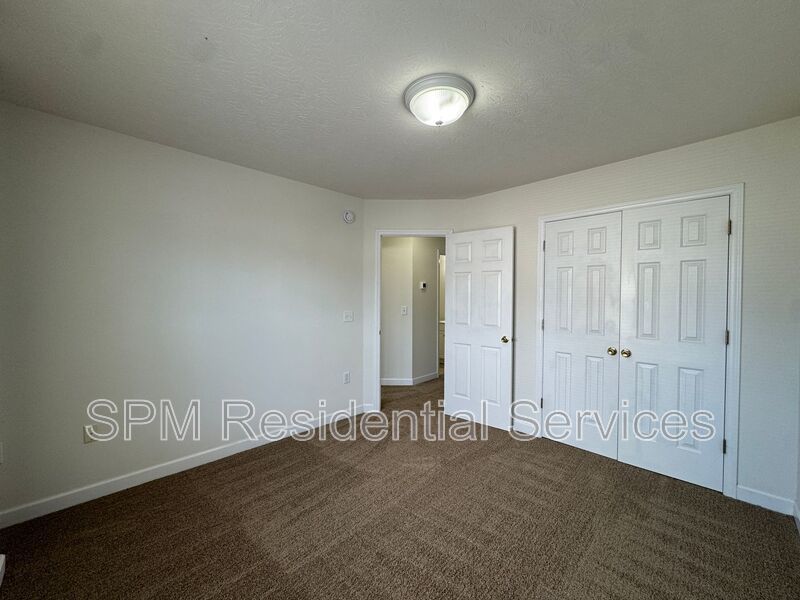 Larson Place - End Unit Townhome, Lawncare included, Minutes to Wrightsville Beach property image