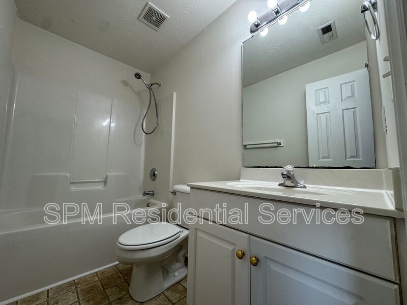 Larson Place - End Unit Townhome, Lawncare included, Minutes to Wrightsville Beach property image