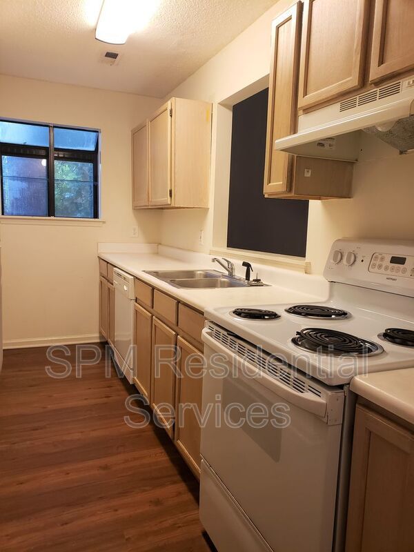 Midtown, Close to Parks, Restaurants and Shops! property image