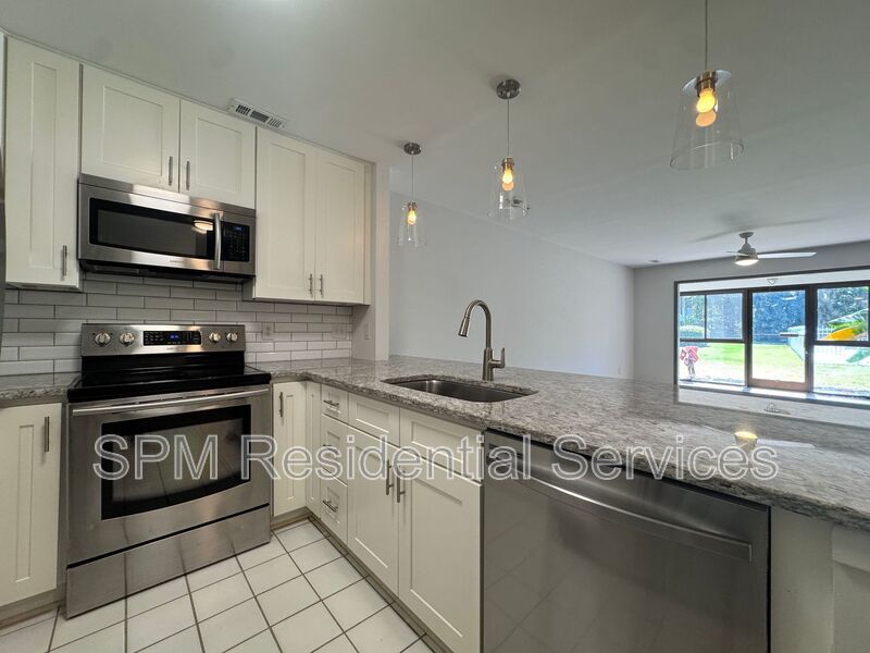 Pool, Water, Sewer, Trash Included! Close to Wrightsville Beach! property image