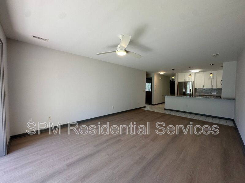 Pool, Water, Sewer, Trash Included! Close to Wrightsville Beach! property image