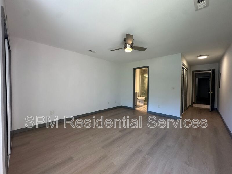 Pool, Water, Sewer, Trash Included! Close to Wrightsville Beach! property image